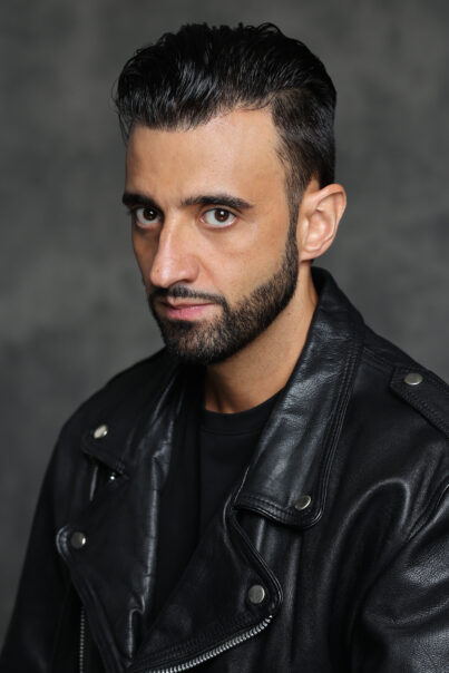 Headshot de Fredi Abial, fotografía realizada por Moi Fernández Acosta (Moisés Fernández Acosta), utilizada para representación artística, presentaciones y materiales de casting.